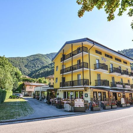 Hotel Sport Пьеве-ди-Ледро Экстерьер фото