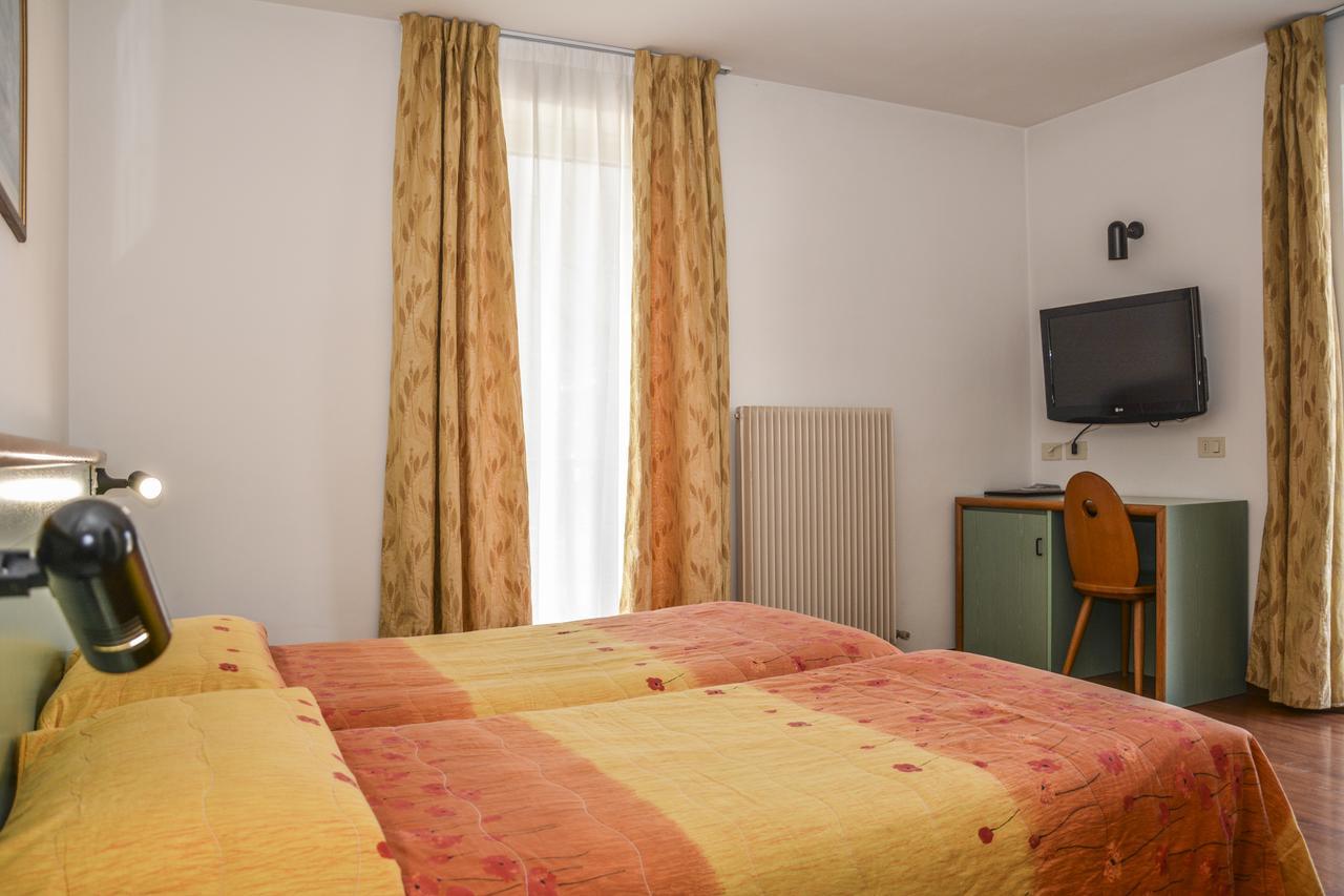 Hotel Sport Пьеве-ди-Ледро Экстерьер фото