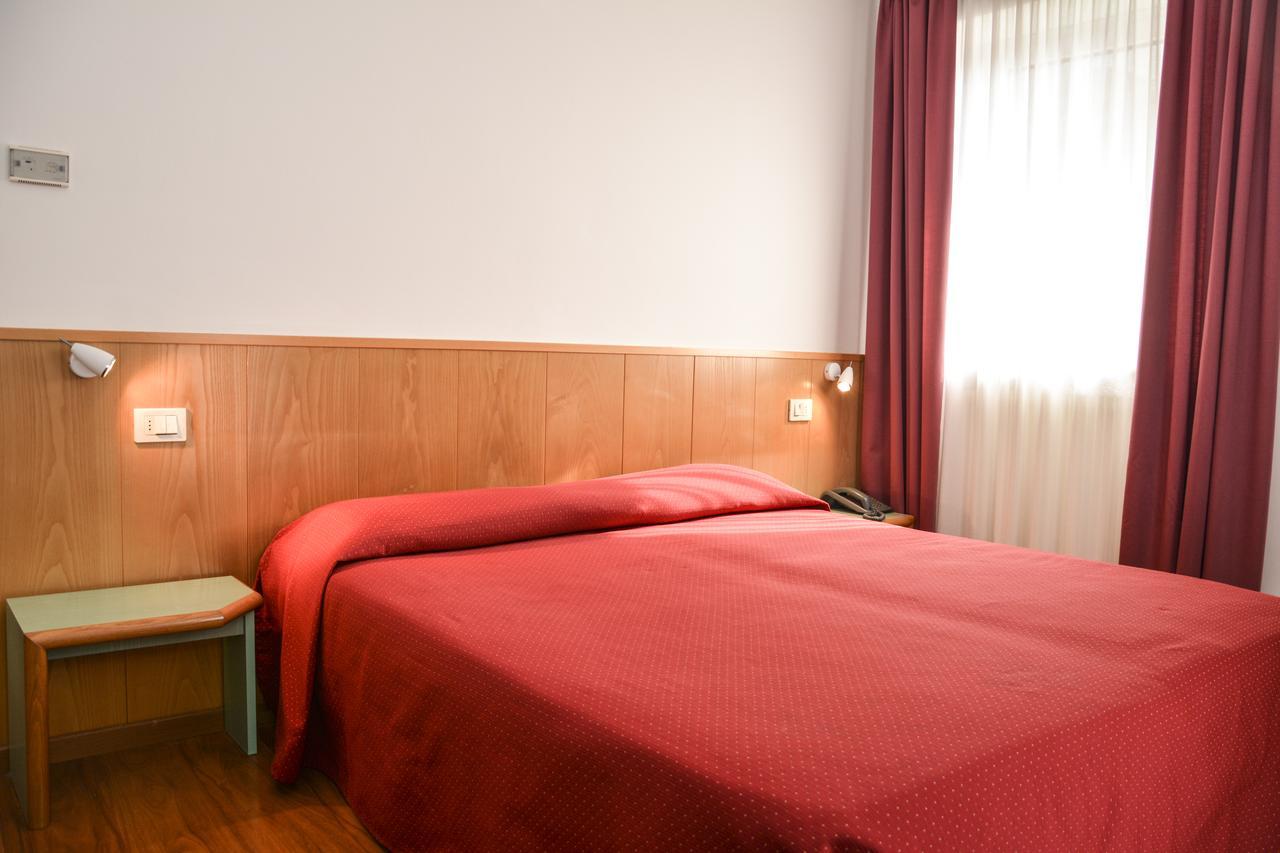 Hotel Sport Пьеве-ди-Ледро Экстерьер фото